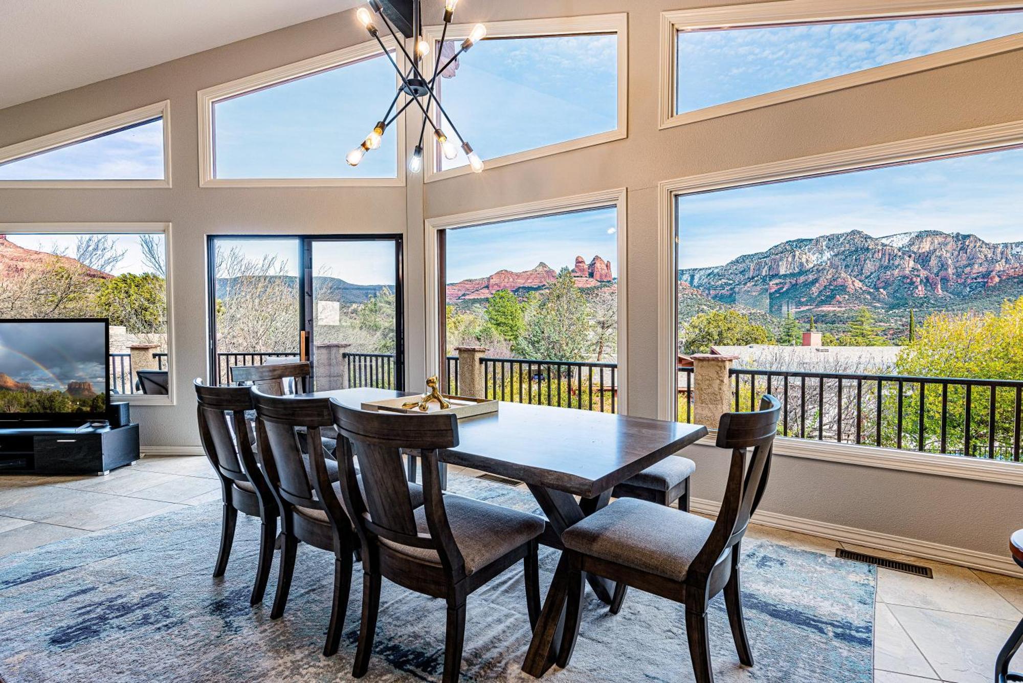 Sedona Radiance, Telescope & Stars, Grand Red Rock Views Patio Deck, Pool & Hot Tub, Fire Pit! Villa Exterior photo