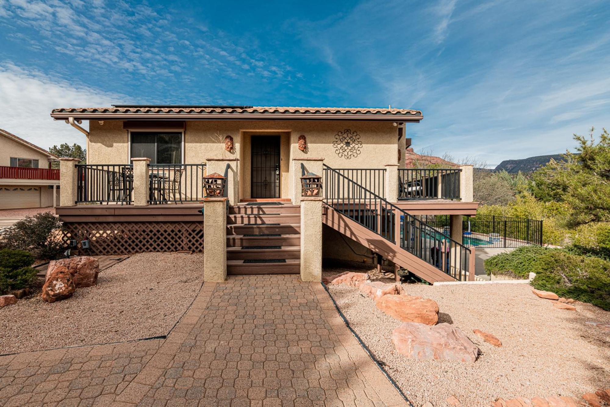 Sedona Radiance, Telescope & Stars, Grand Red Rock Views Patio Deck, Pool & Hot Tub, Fire Pit! Villa Exterior photo