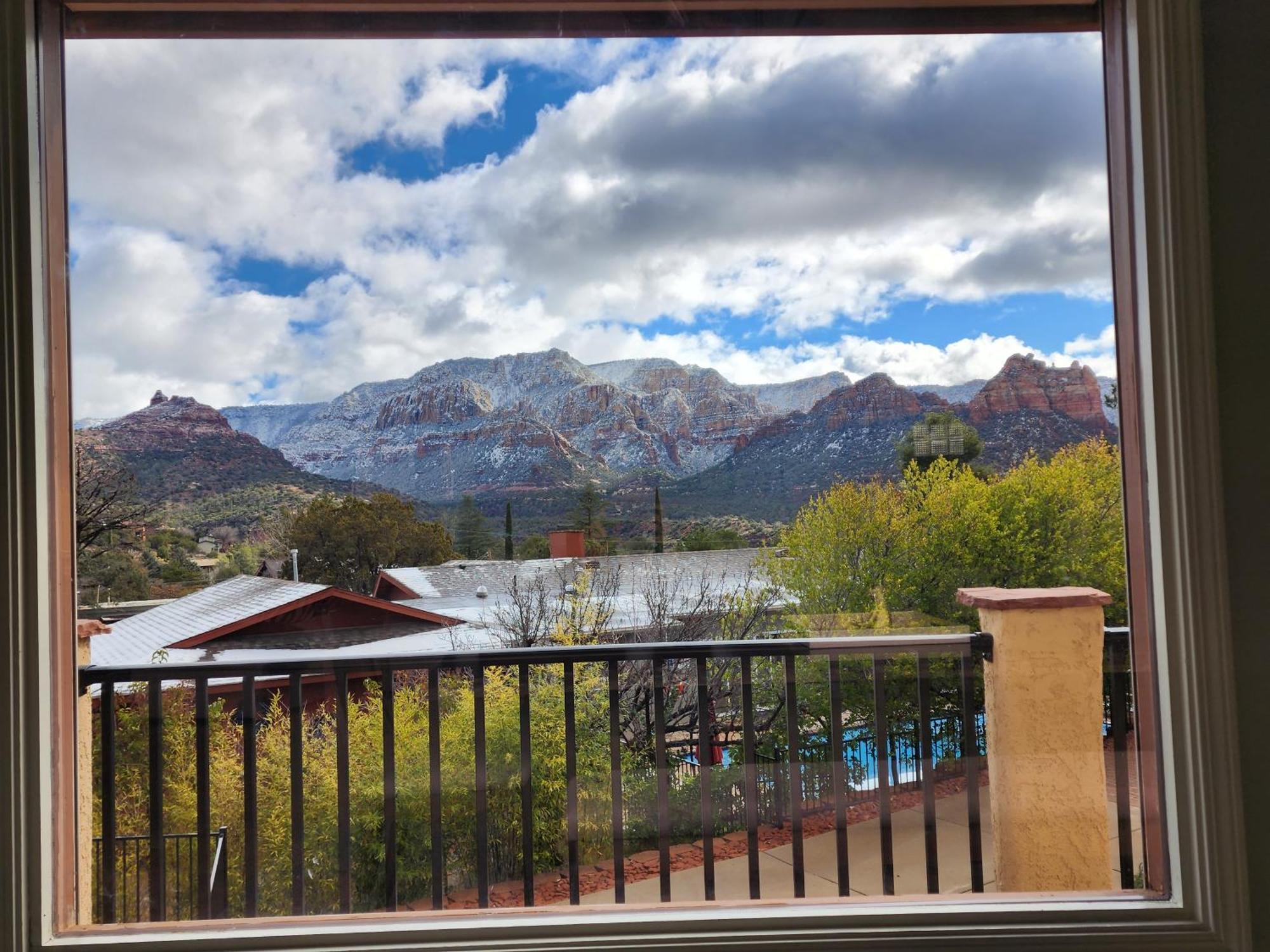 Sedona Radiance, Telescope & Stars, Grand Red Rock Views Patio Deck, Pool & Hot Tub, Fire Pit! Villa Exterior photo