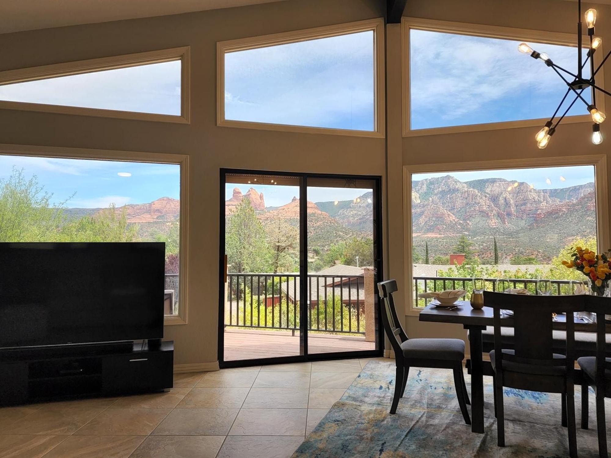 Sedona Radiance, Telescope & Stars, Grand Red Rock Views Patio Deck, Pool & Hot Tub, Fire Pit! Villa Exterior photo