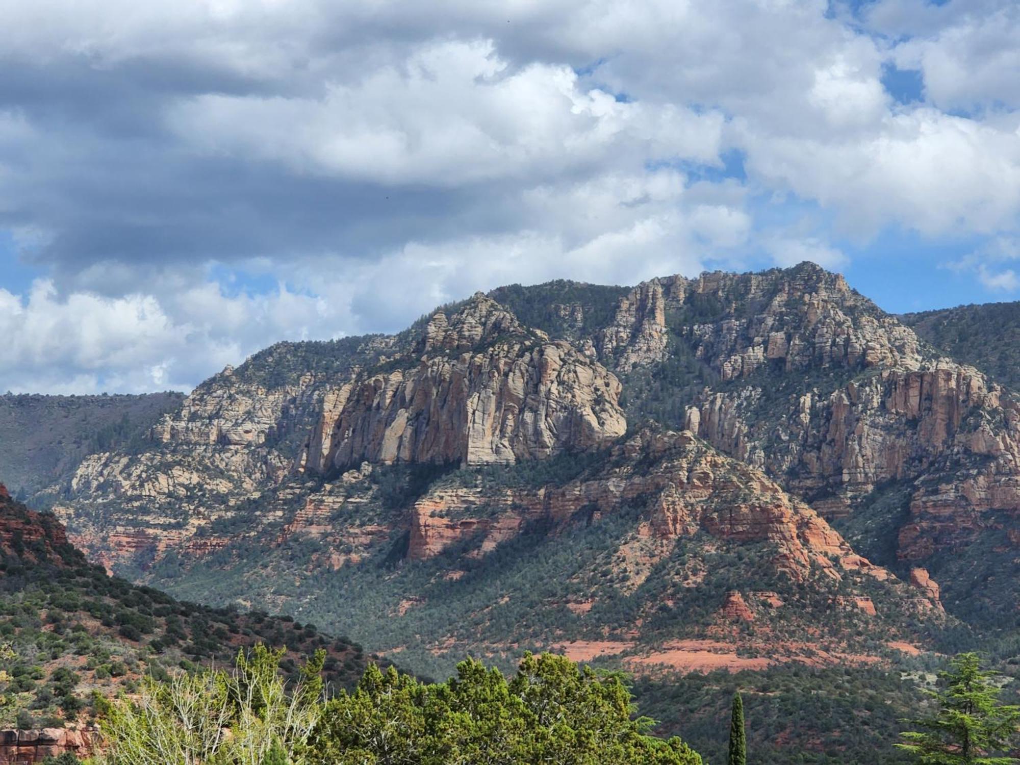 Sedona Radiance, Telescope & Stars, Grand Red Rock Views Patio Deck, Pool & Hot Tub, Fire Pit! Villa Exterior photo