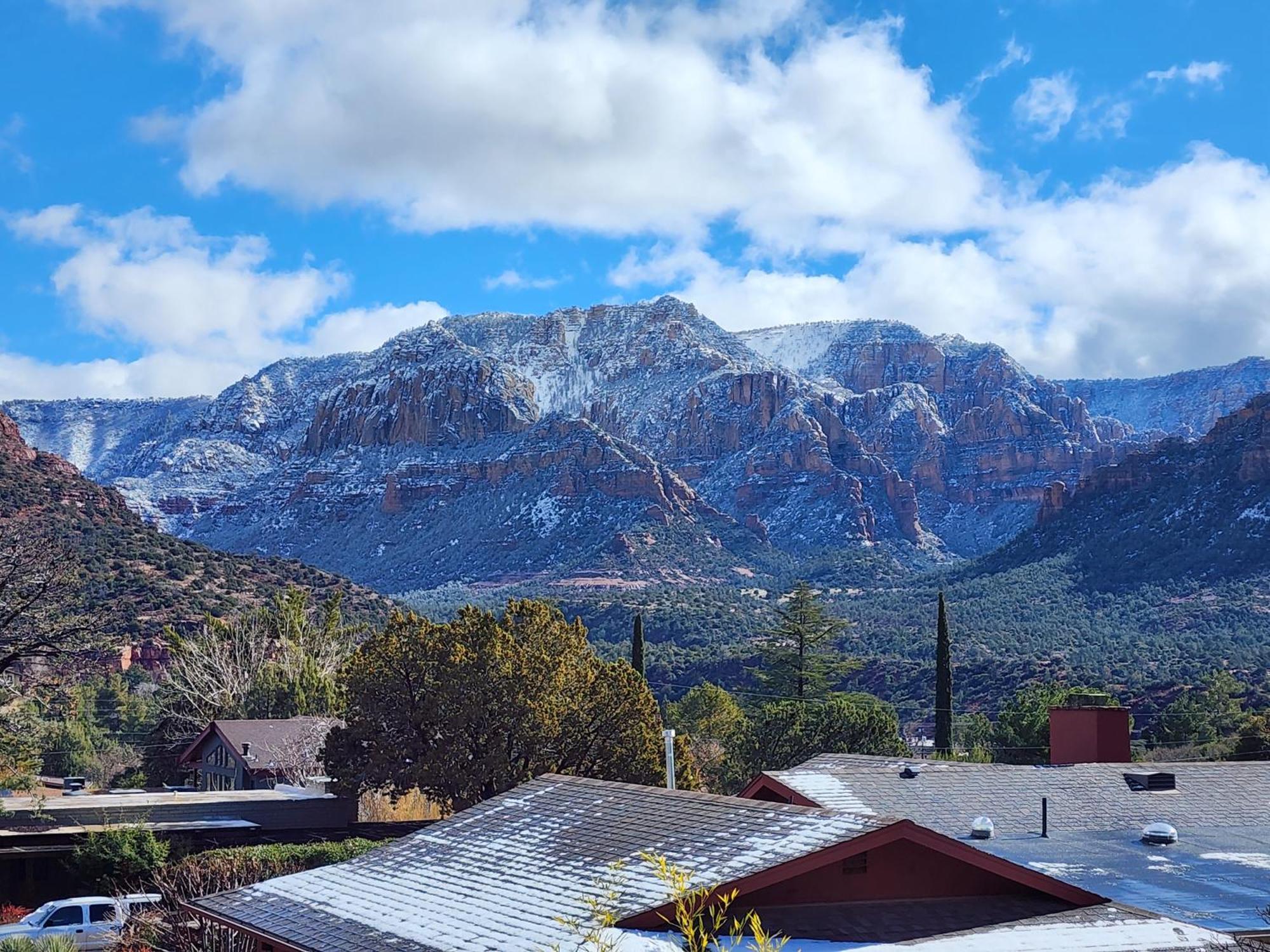 Sedona Radiance, Telescope & Stars, Grand Red Rock Views Patio Deck, Pool & Hot Tub, Fire Pit! Villa Exterior photo