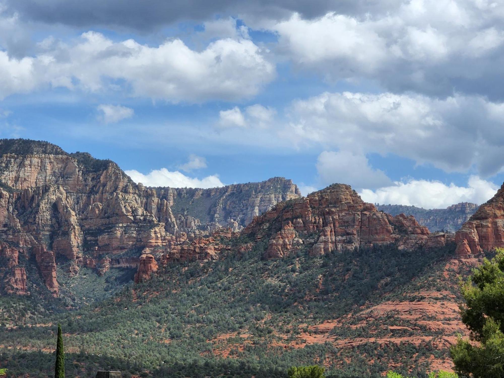 Sedona Radiance, Telescope & Stars, Grand Red Rock Views Patio Deck, Pool & Hot Tub, Fire Pit! Villa Exterior photo