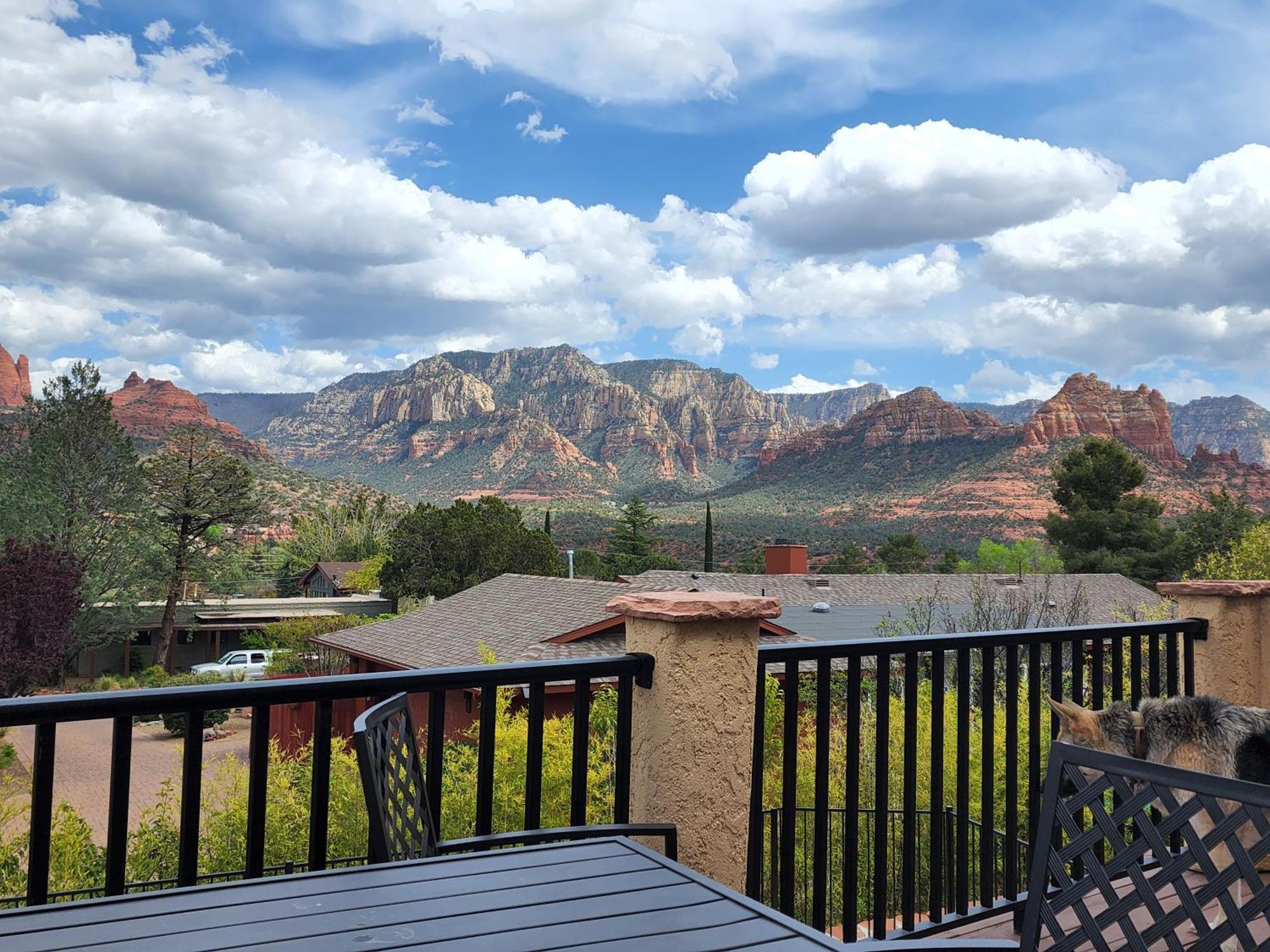 Sedona Radiance, Telescope & Stars, Grand Red Rock Views Patio Deck, Pool & Hot Tub, Fire Pit! Villa Exterior photo