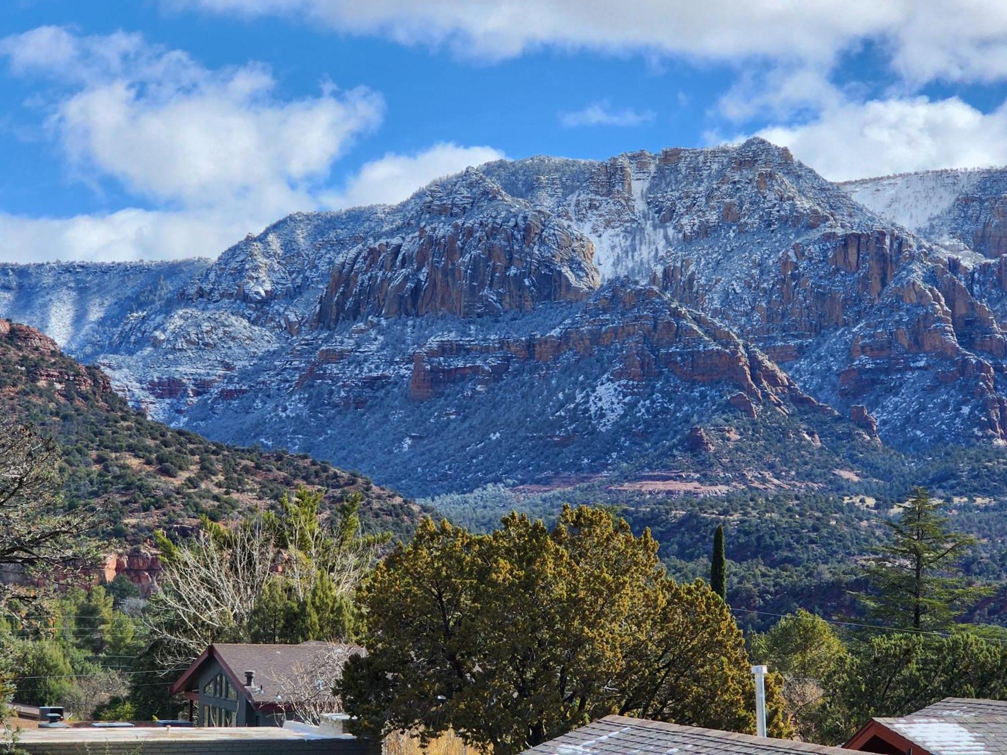 Sedona Radiance, Telescope & Stars, Grand Red Rock Views Patio Deck, Pool & Hot Tub, Fire Pit! Villa Exterior photo