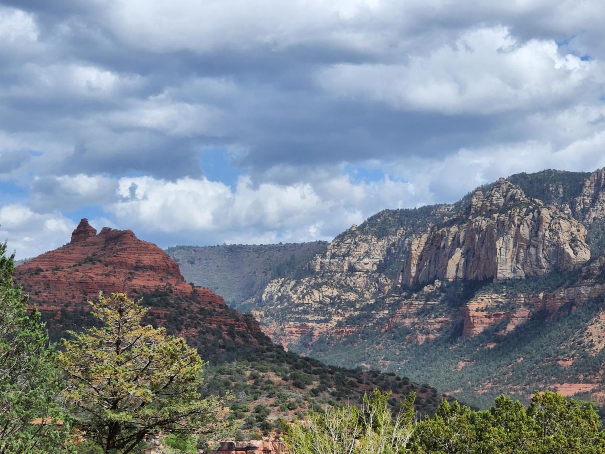 Sedona Radiance, Telescope & Stars, Grand Red Rock Views Patio Deck, Pool & Hot Tub, Fire Pit! Villa Exterior photo