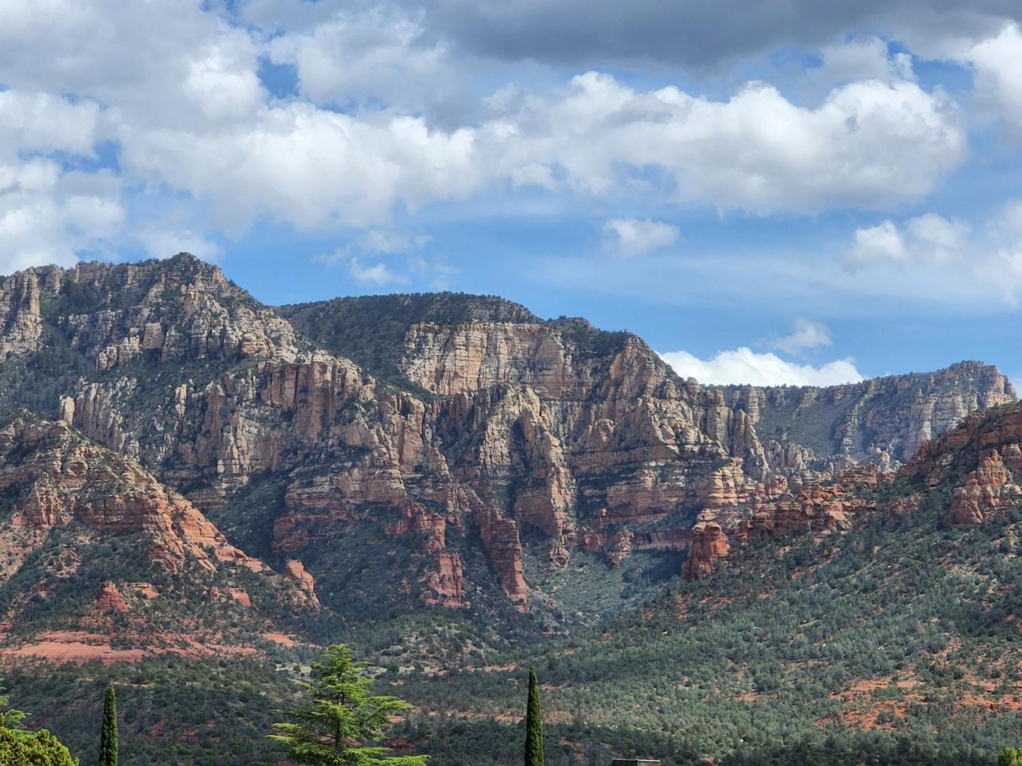 Sedona Radiance, Telescope & Stars, Grand Red Rock Views Patio Deck, Pool & Hot Tub, Fire Pit! Villa Exterior photo