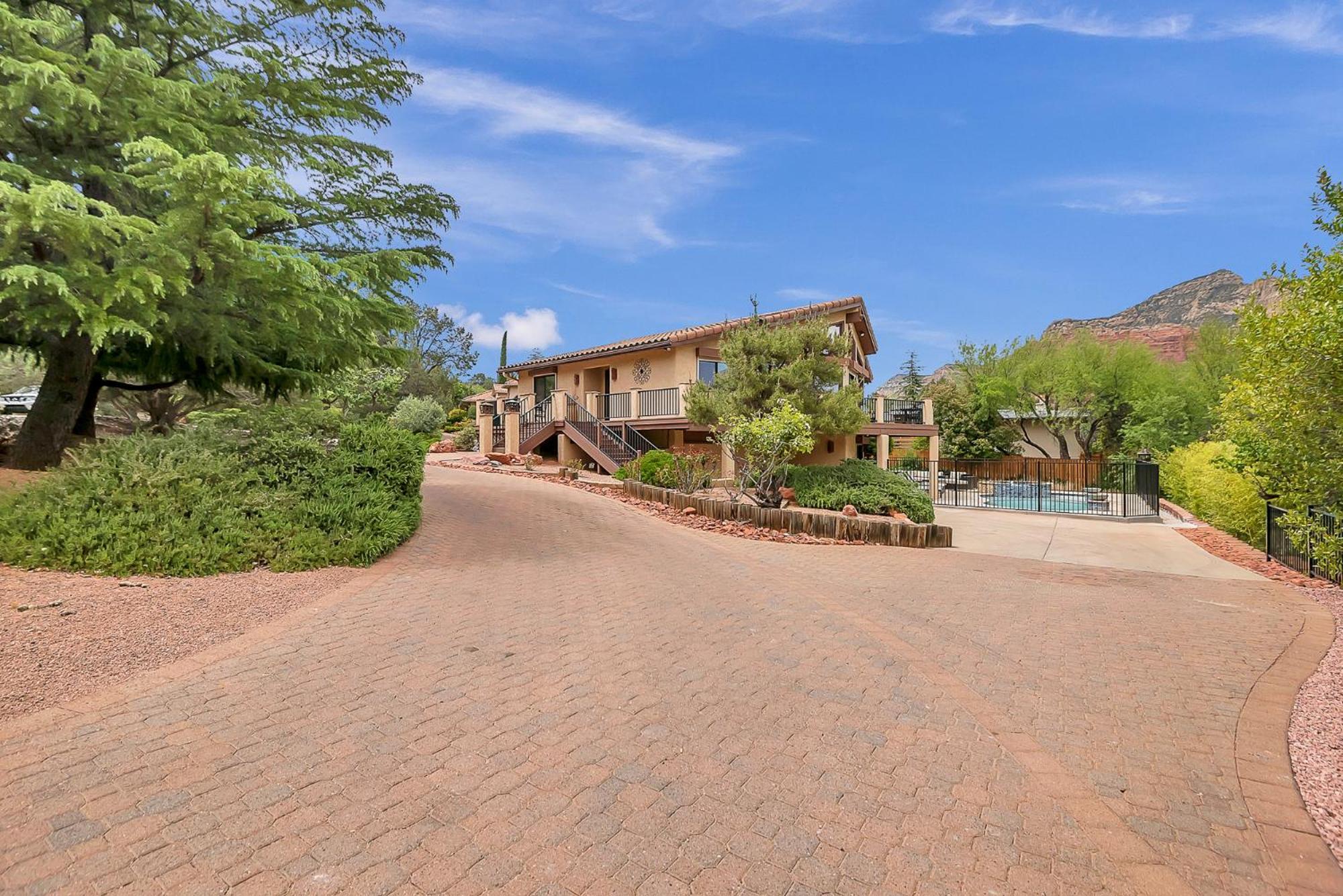 Sedona Radiance, Telescope & Stars, Grand Red Rock Views Patio Deck, Pool & Hot Tub, Fire Pit! Villa Exterior photo